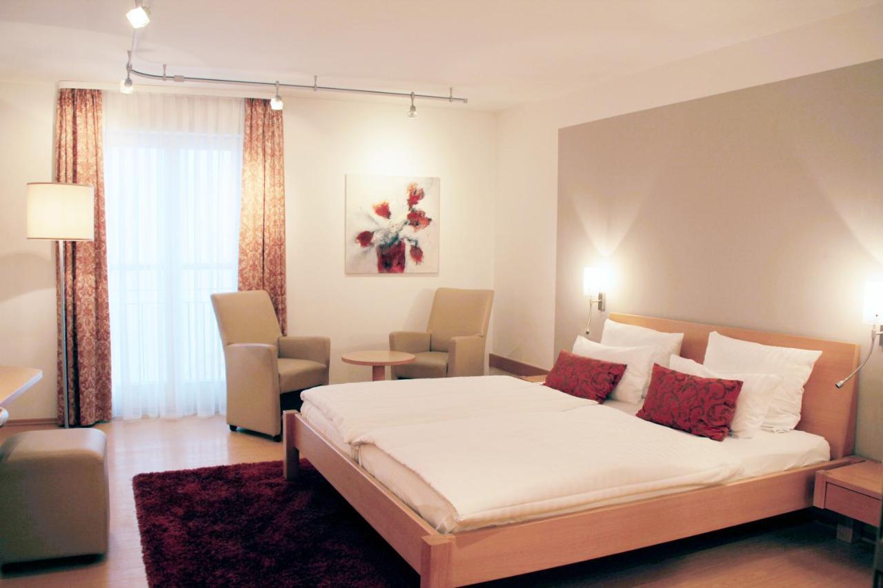 Hotel Tuchhaus Volkach Bagian luar foto